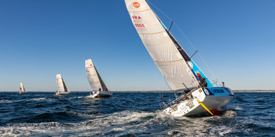 Race sailing